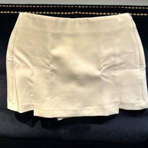 🍦Cream Micro Mini Paneled Skort by Zara - size XS - *never worn*🍦